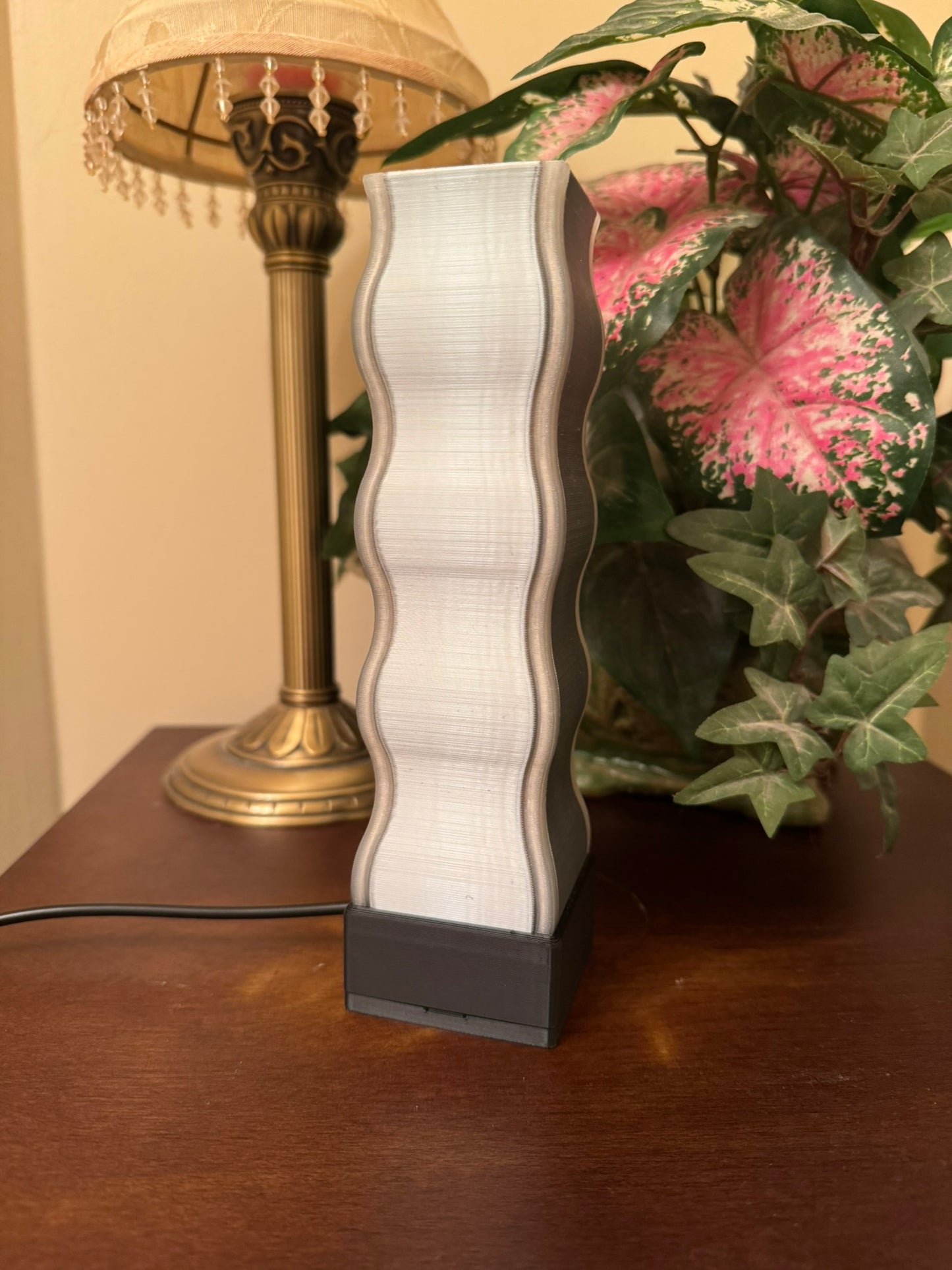 Unique Abstract Wavy Modern Table Lamp Sculpture 3D Print